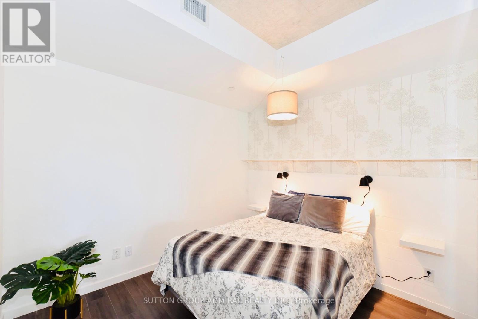 404 - 7 Smith Crescent, Toronto (stonegate-queensway), Ontario