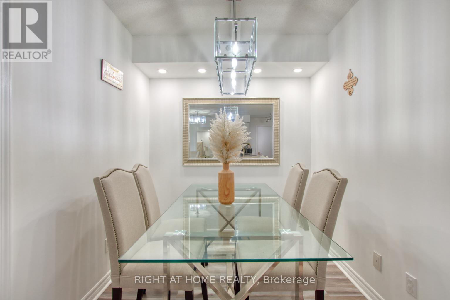 827 - 35 Saranac Boulevard, Toronto (englemount-lawrence), Ontario