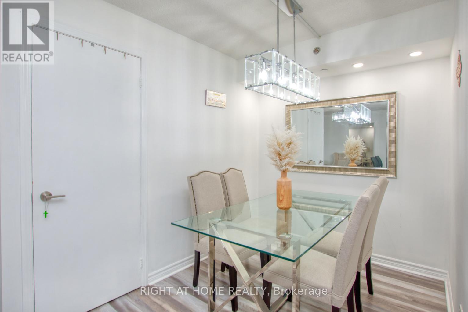 827 - 35 Saranac Boulevard, Toronto (englemount-lawrence), Ontario