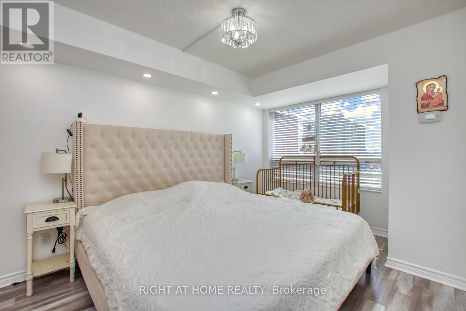 827 - 35 Saranac Boulevard, Toronto (englemount-lawrence), Ontario