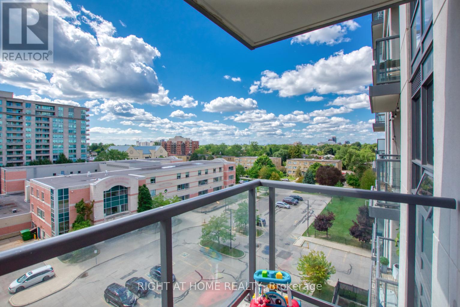 827 - 35 Saranac Boulevard, Toronto (englemount-lawrence), Ontario