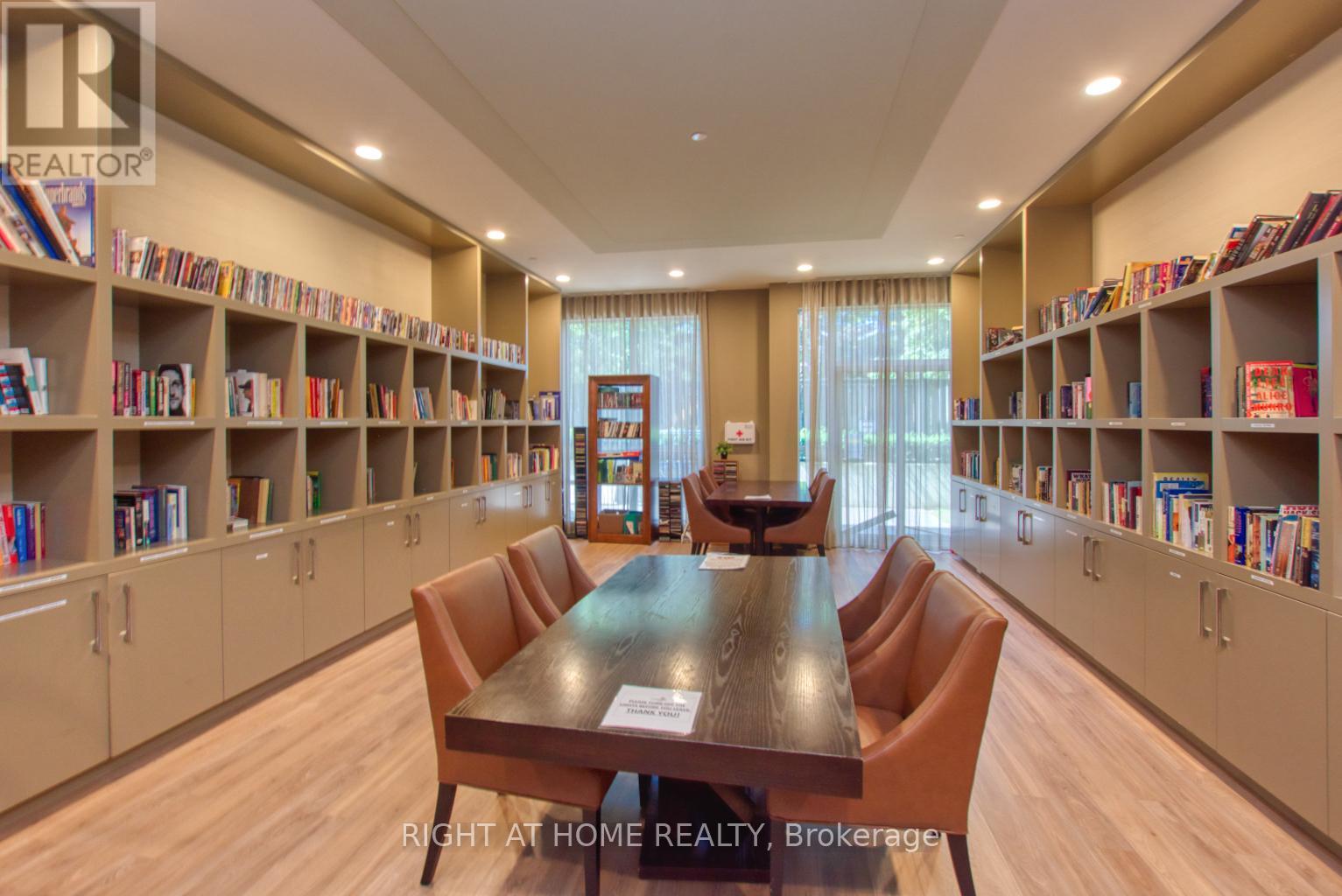 827 - 35 Saranac Boulevard, Toronto (englemount-lawrence), Ontario