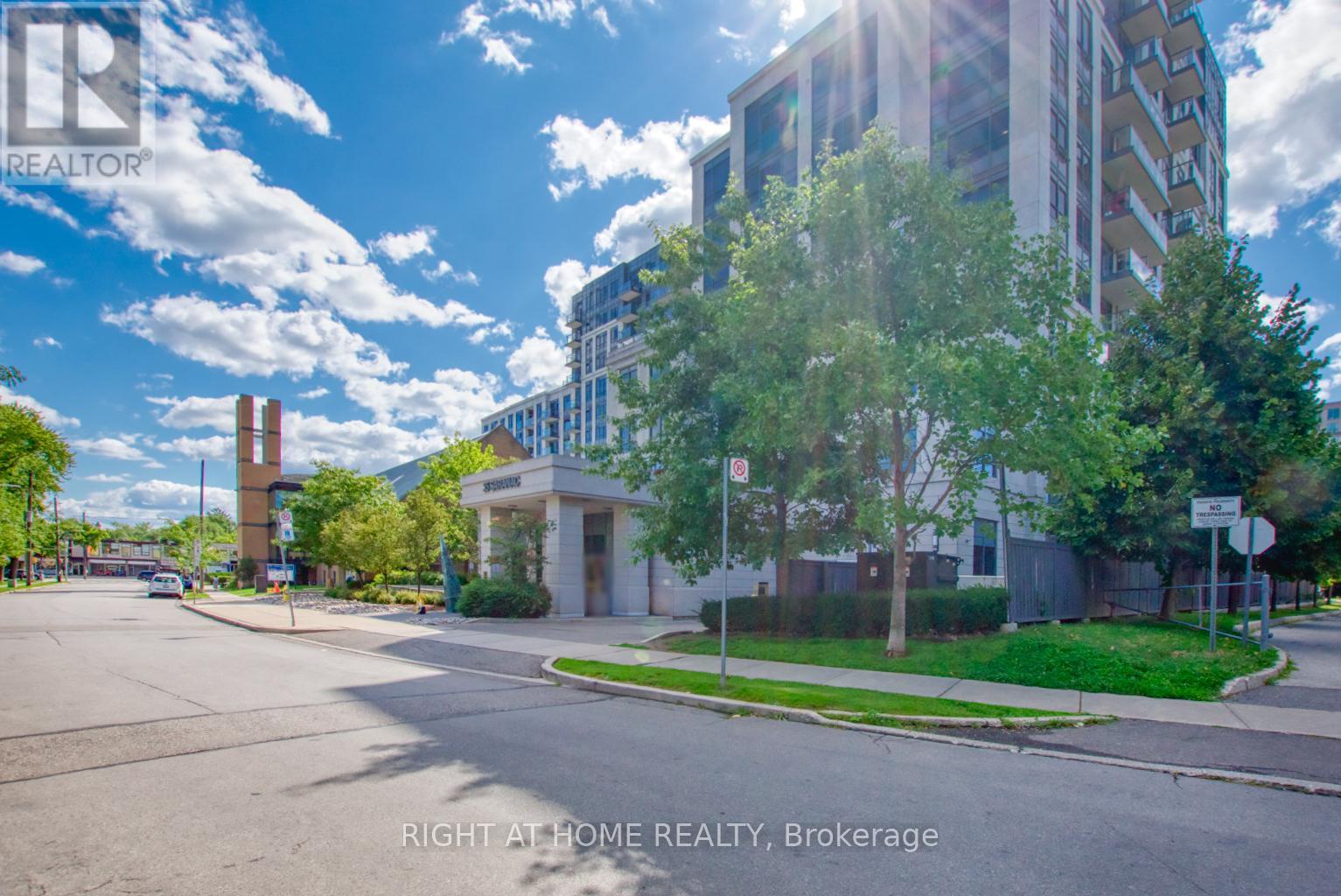 827 - 35 Saranac Boulevard, Toronto (englemount-lawrence), Ontario