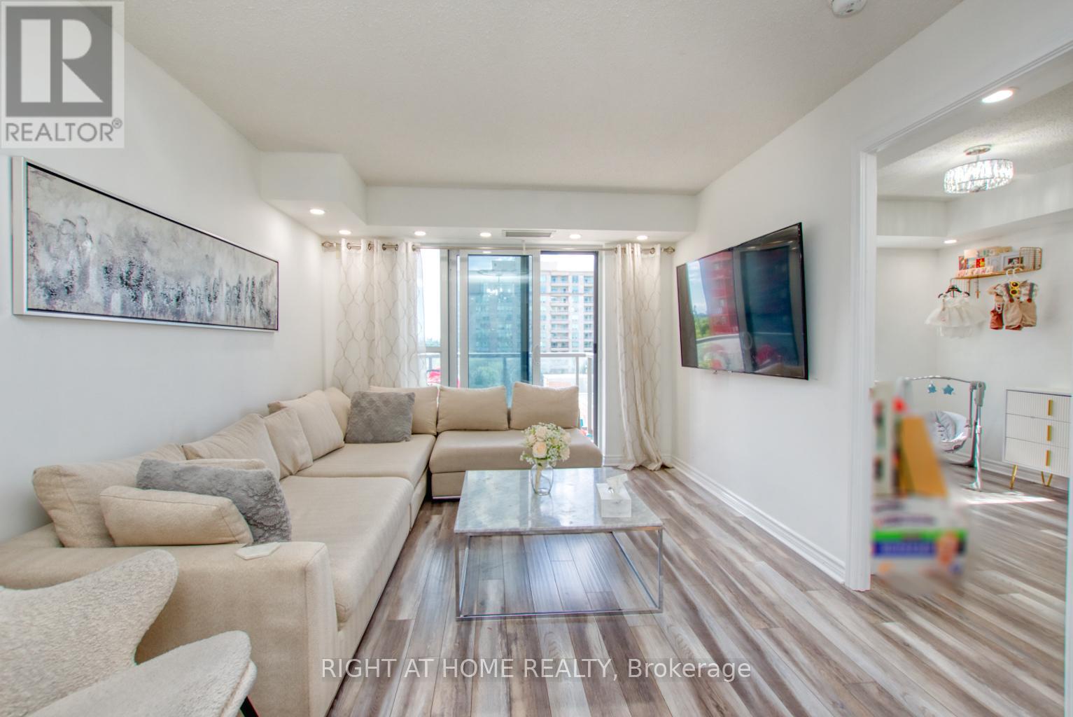 827 - 35 Saranac Boulevard, Toronto (englemount-lawrence), Ontario