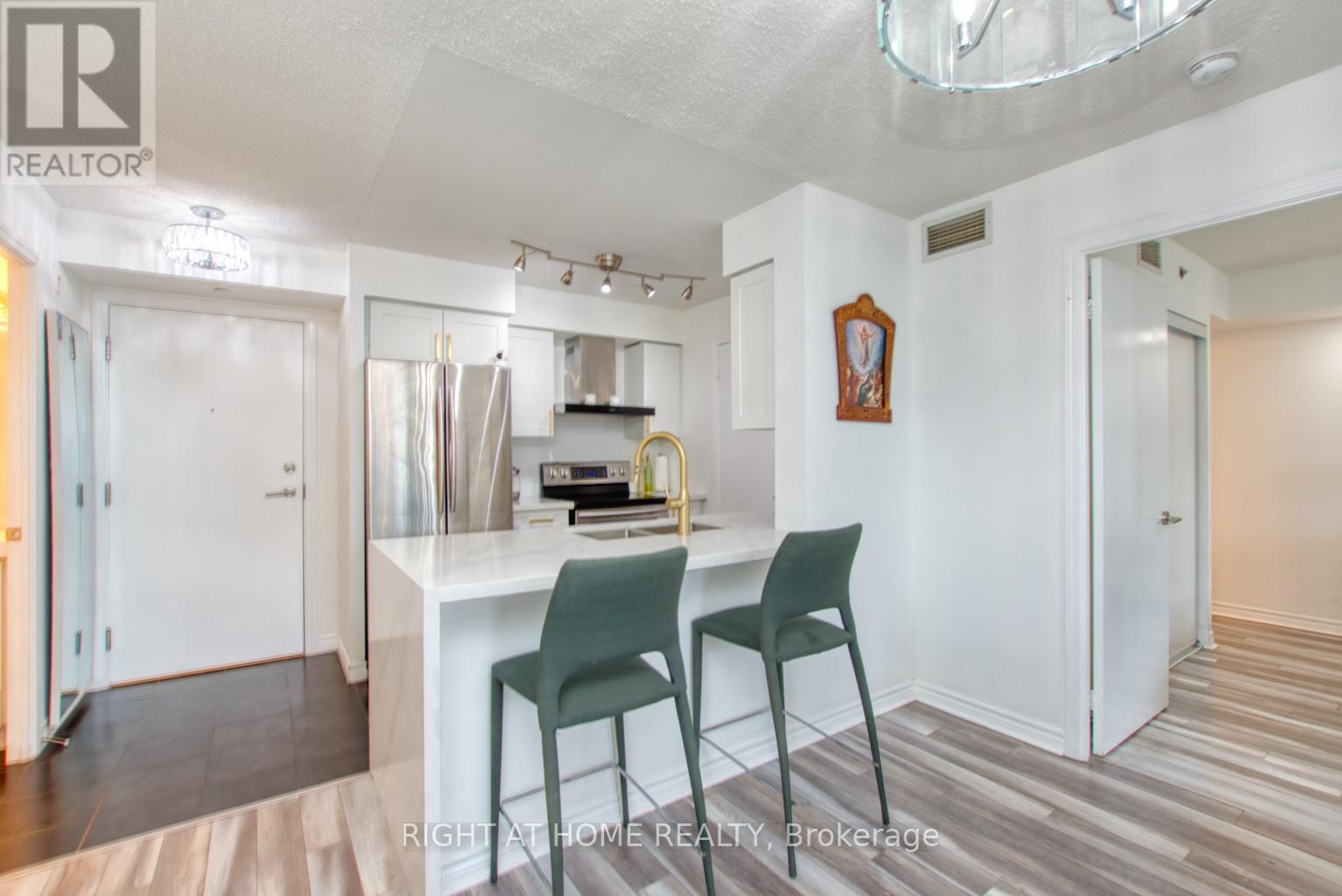 827 - 35 Saranac Boulevard, Toronto (englemount-lawrence), Ontario