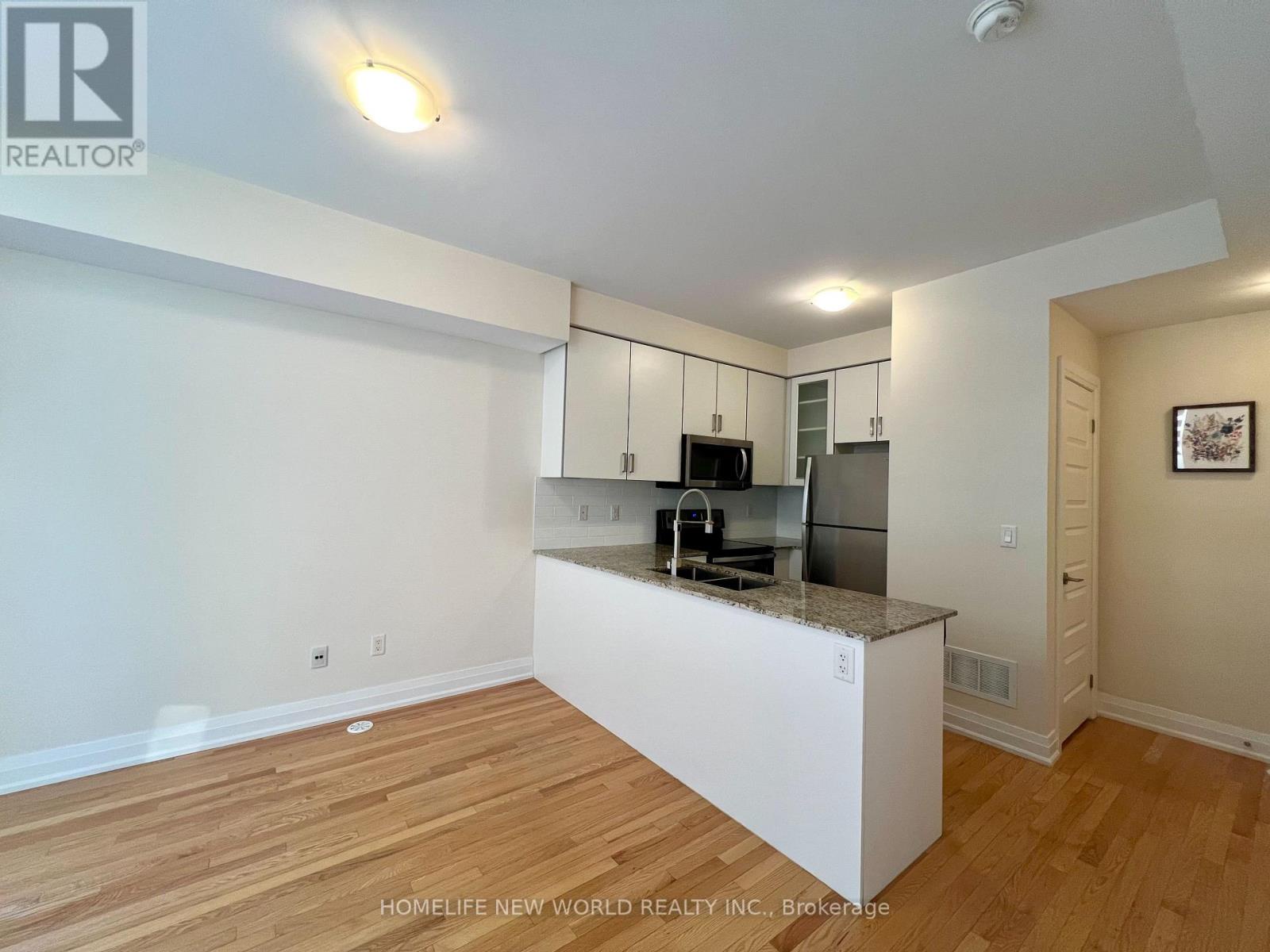 23 - 15 Eldora Ave, Unit 23 Eldora Avenue, Toronto (newtonbrook West), Ontario