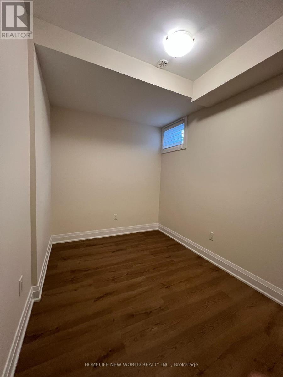 23 - 15 Eldora Ave, Unit 23 Eldora Avenue, Toronto (newtonbrook West), Ontario