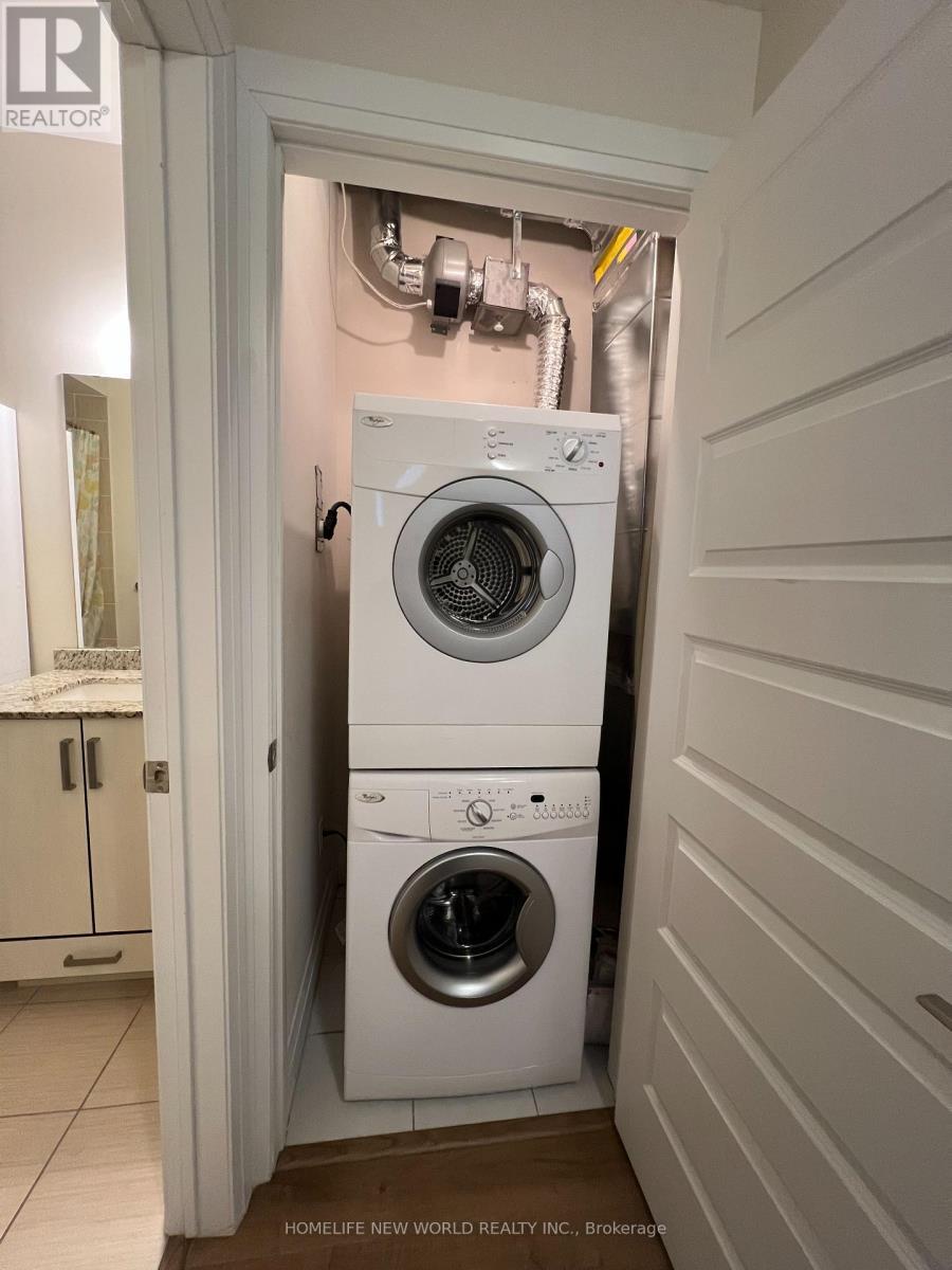 23 - 15 Eldora Ave, Unit 23 Eldora Avenue, Toronto (newtonbrook West), Ontario