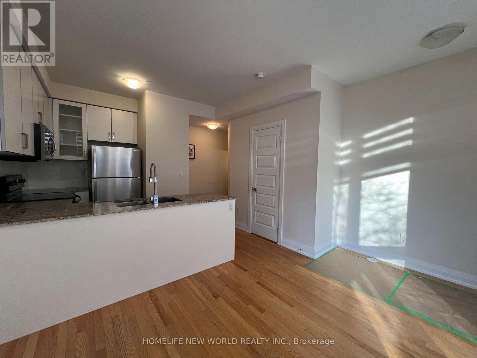 23 - 15 Eldora Ave, Unit 23 Eldora Avenue, Toronto (newtonbrook West), Ontario