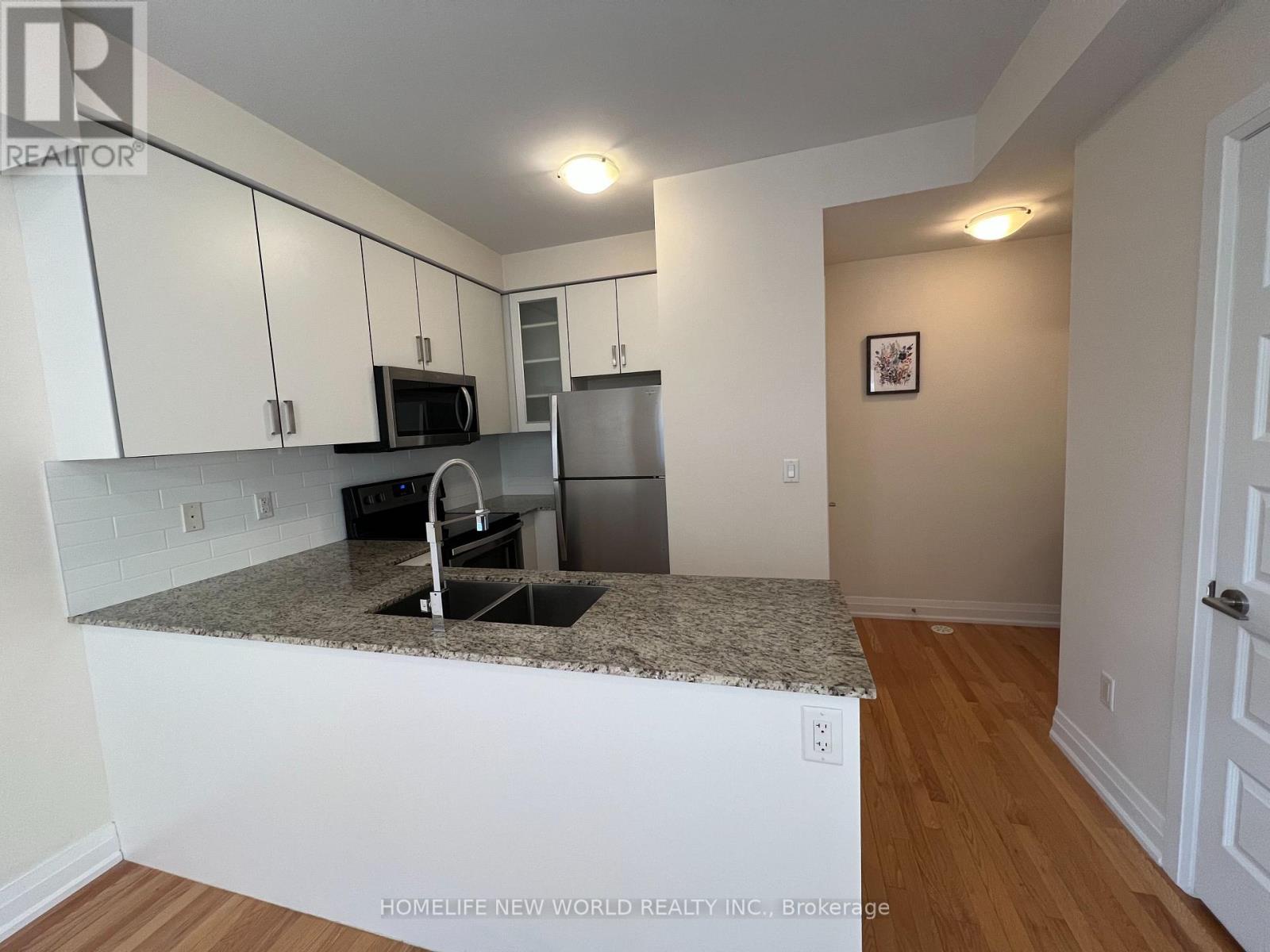 23 - 15 Eldora Ave, Unit 23 Eldora Avenue, Toronto (newtonbrook West), Ontario