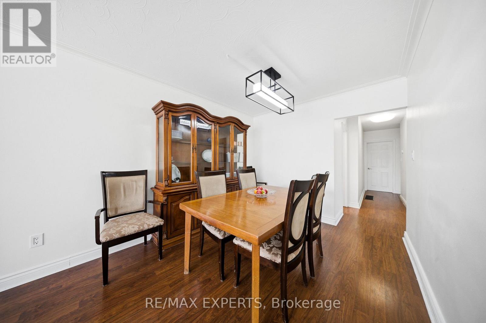 16 Navenby Crescent, Toronto (humber Summit), Ontario