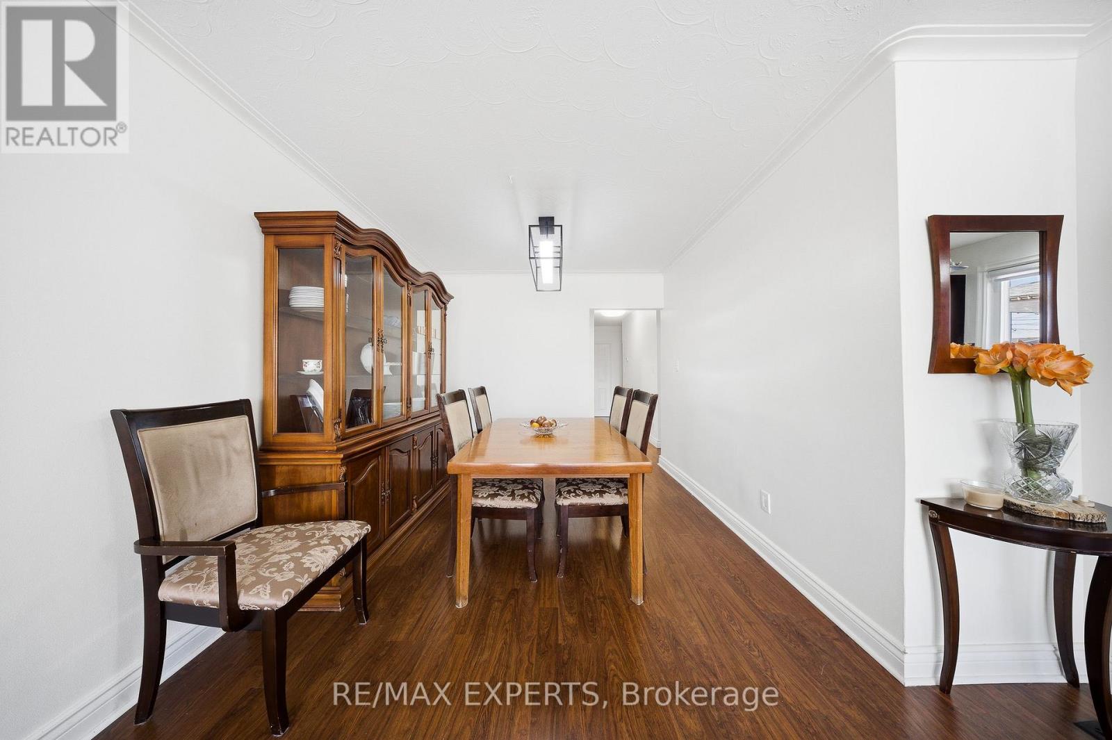 16 Navenby Crescent, Toronto (humber Summit), Ontario