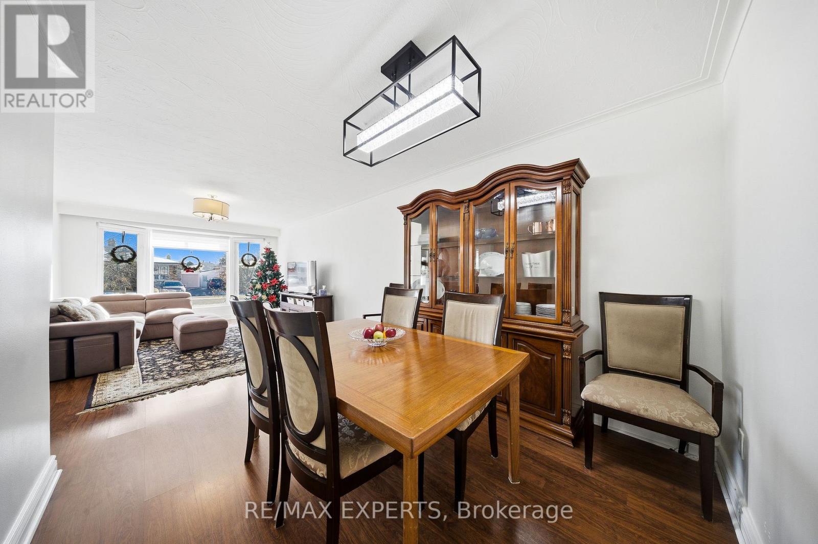 16 Navenby Crescent, Toronto (humber Summit), Ontario