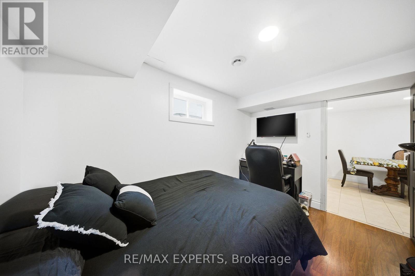 16 Navenby Crescent, Toronto (humber Summit), Ontario