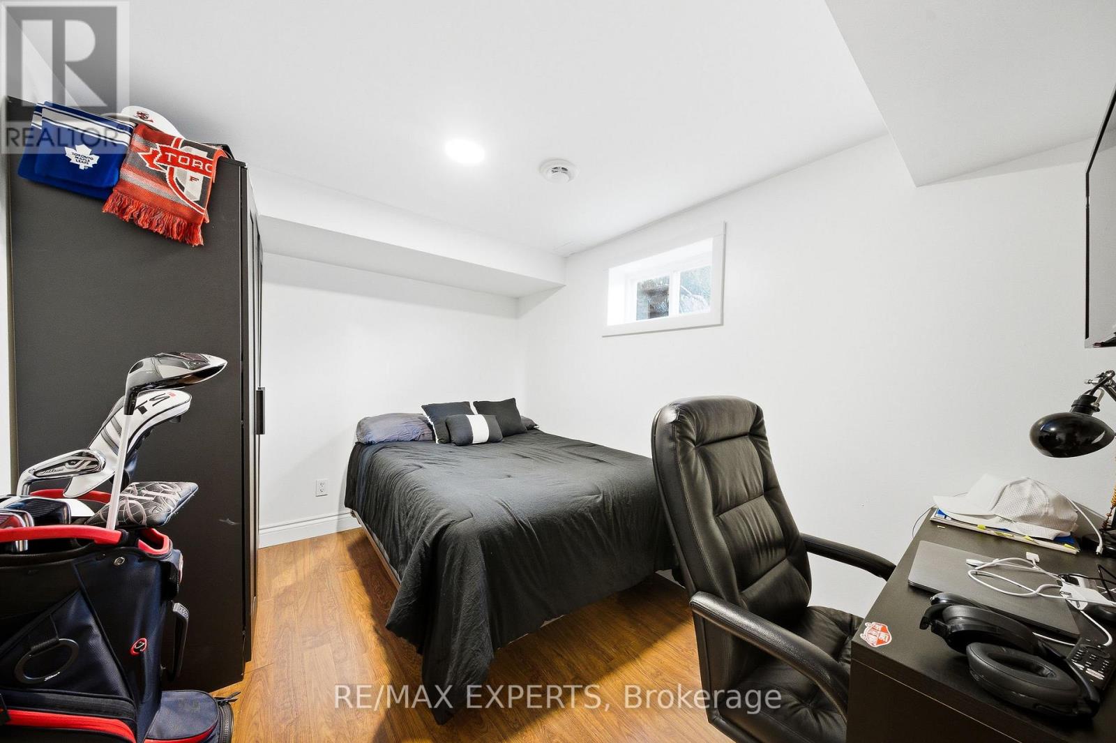 16 Navenby Crescent, Toronto (humber Summit), Ontario