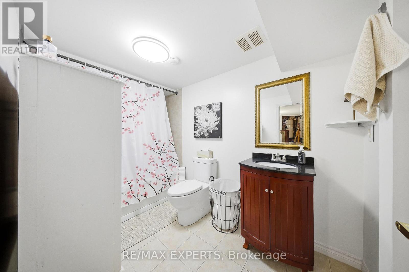 16 Navenby Crescent, Toronto (humber Summit), Ontario