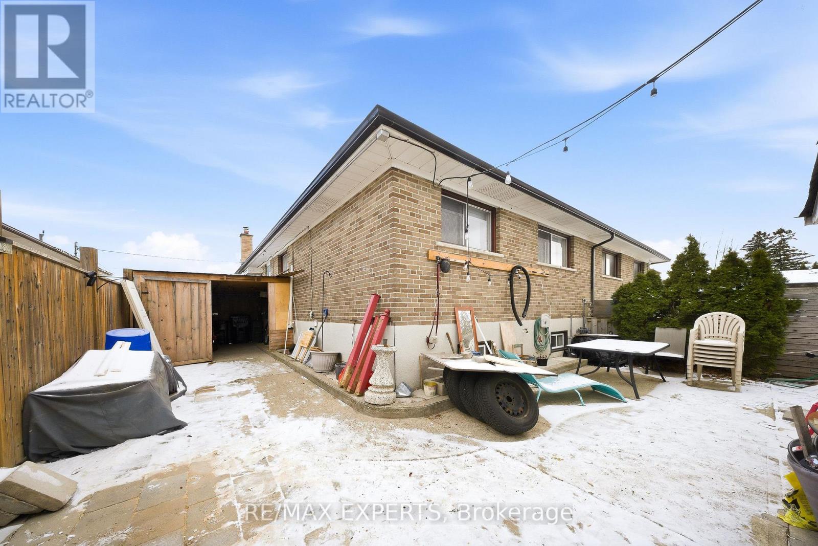 16 Navenby Crescent, Toronto (humber Summit), Ontario