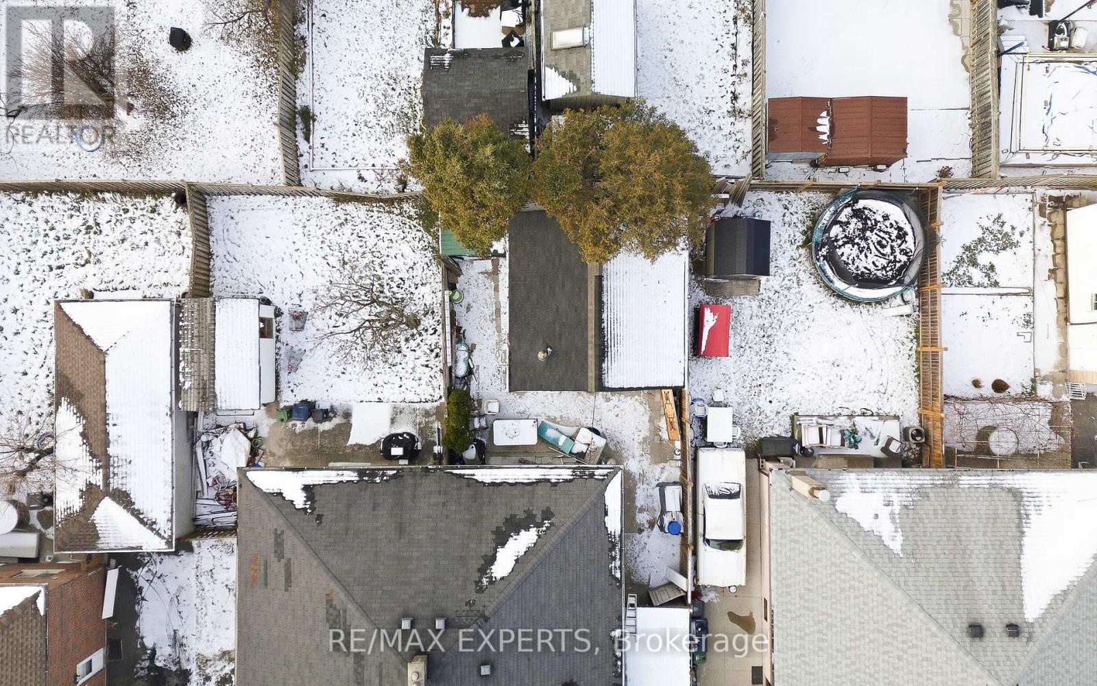 16 Navenby Crescent, Toronto (humber Summit), Ontario