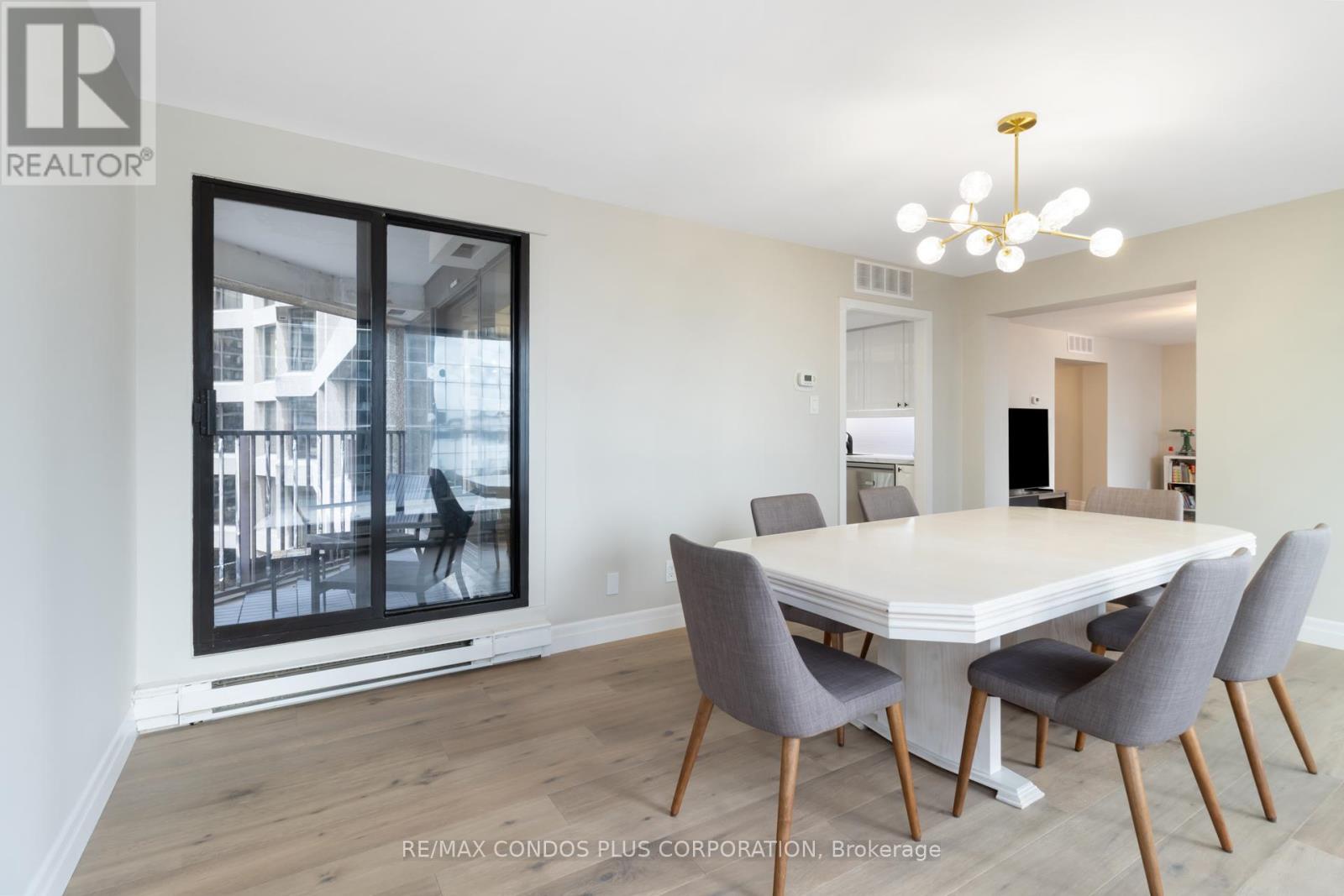 1318 - 55 Harbour Square, Toronto (waterfront Communities), Ontario