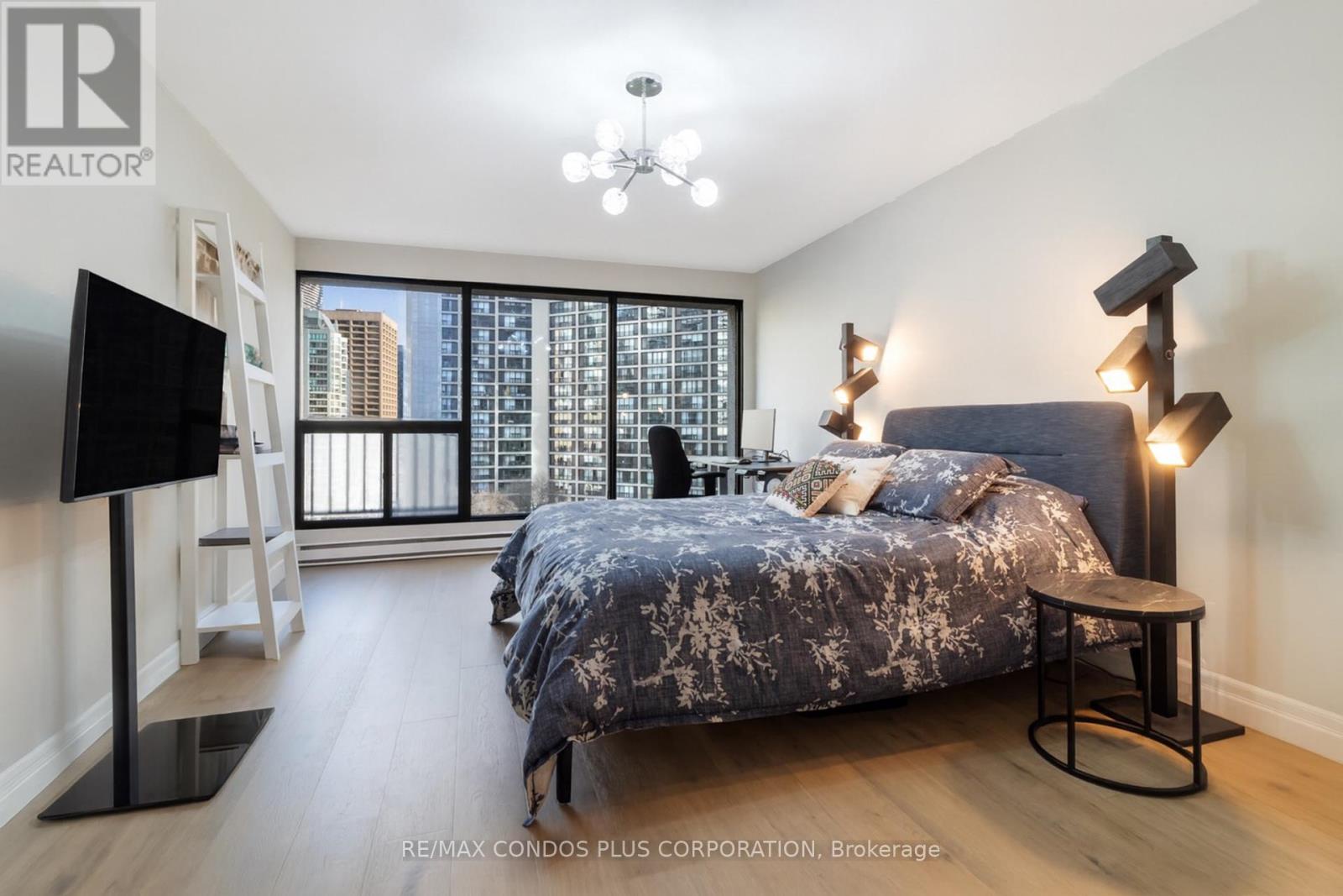 1318 - 55 Harbour Square, Toronto (waterfront Communities), Ontario