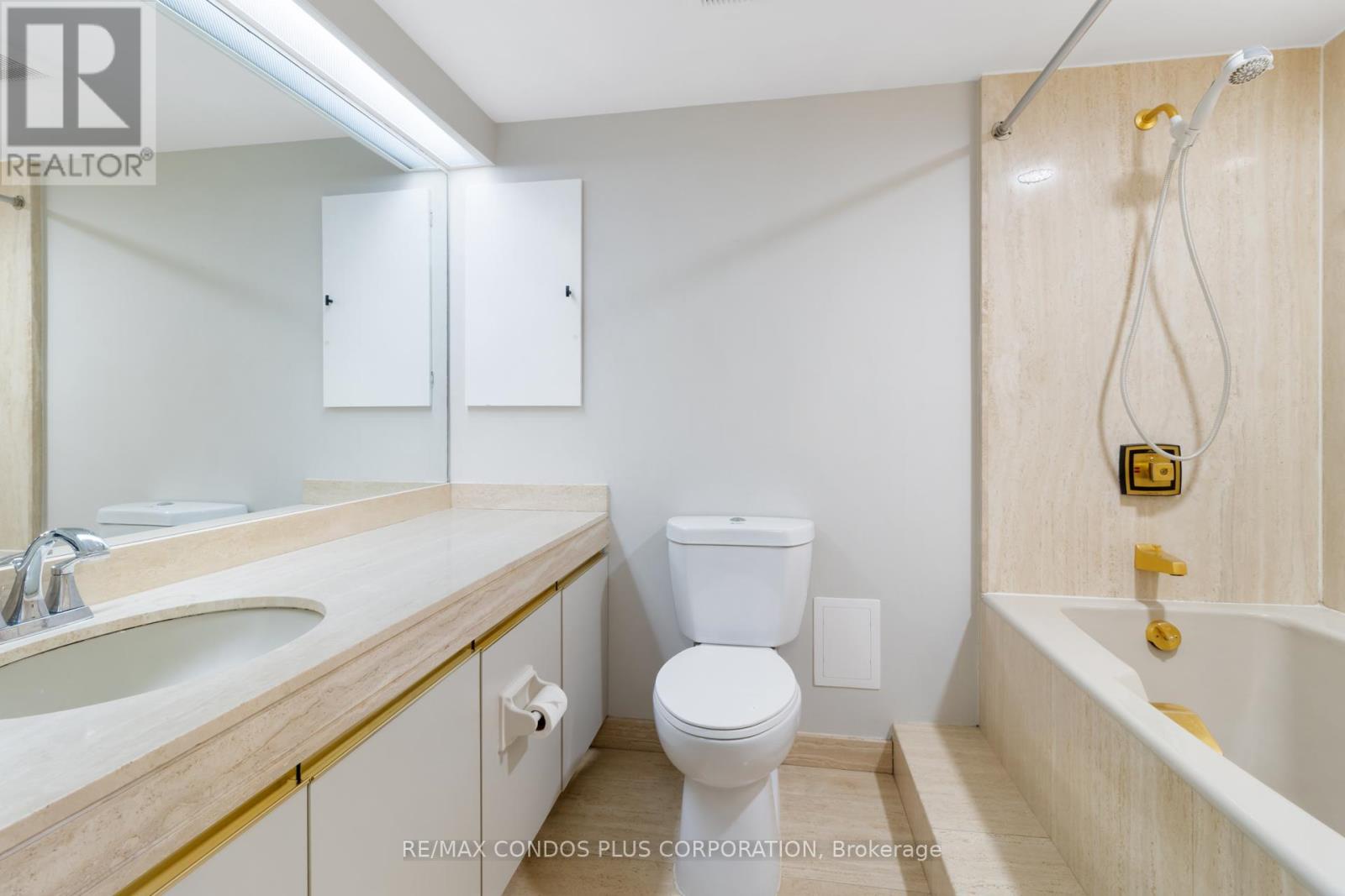 1318 - 55 Harbour Square, Toronto (waterfront Communities), Ontario