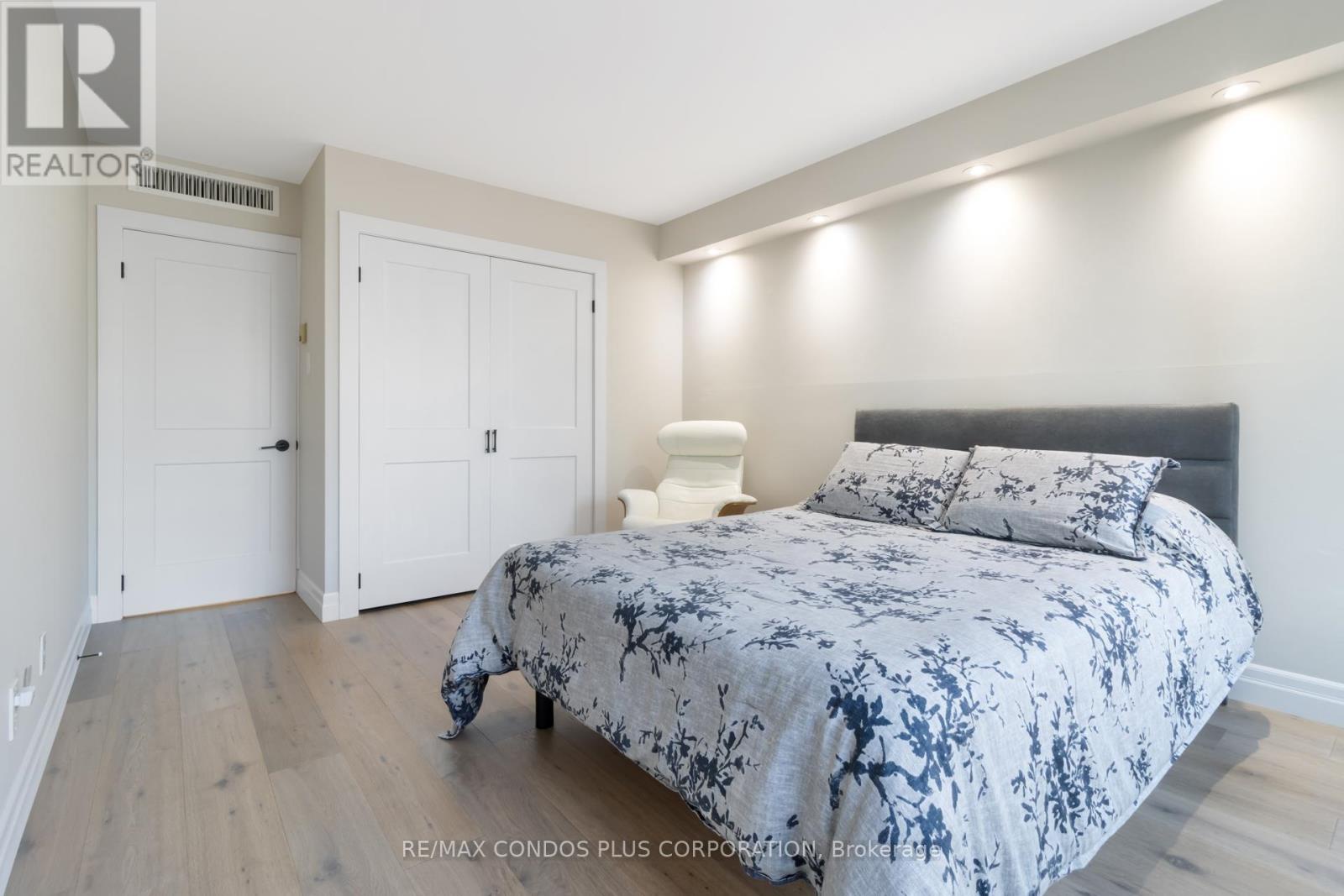 1318 - 55 Harbour Square, Toronto (waterfront Communities), Ontario