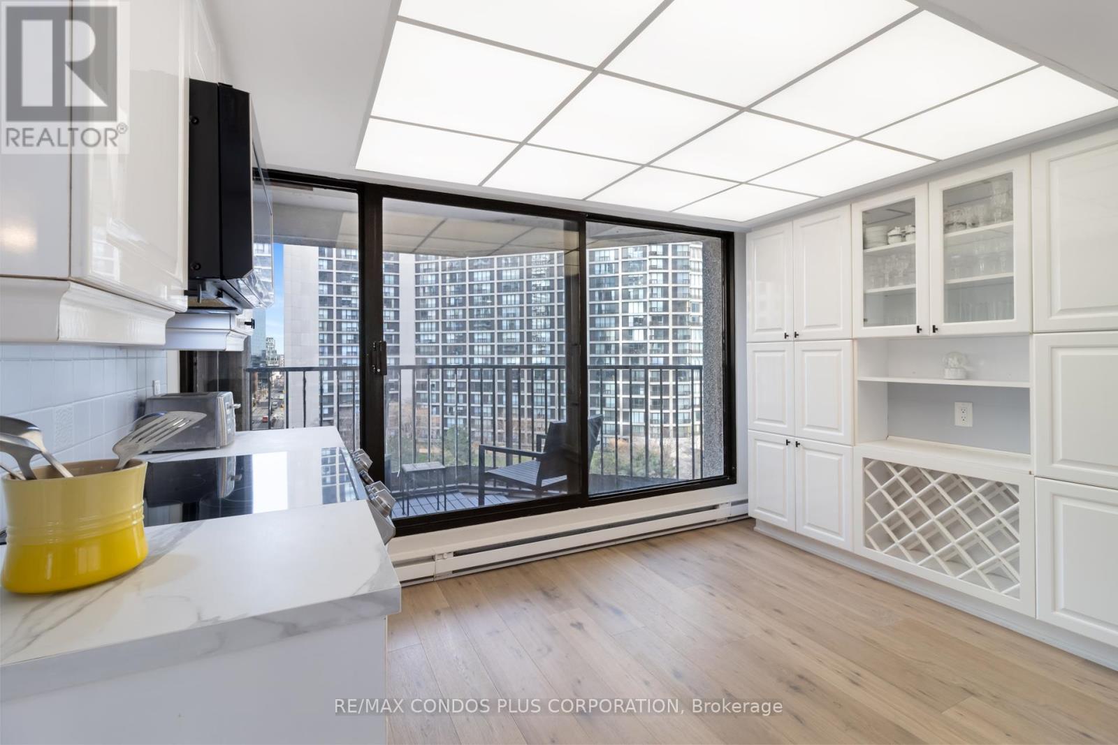 1318 - 55 Harbour Square, Toronto (waterfront Communities), Ontario