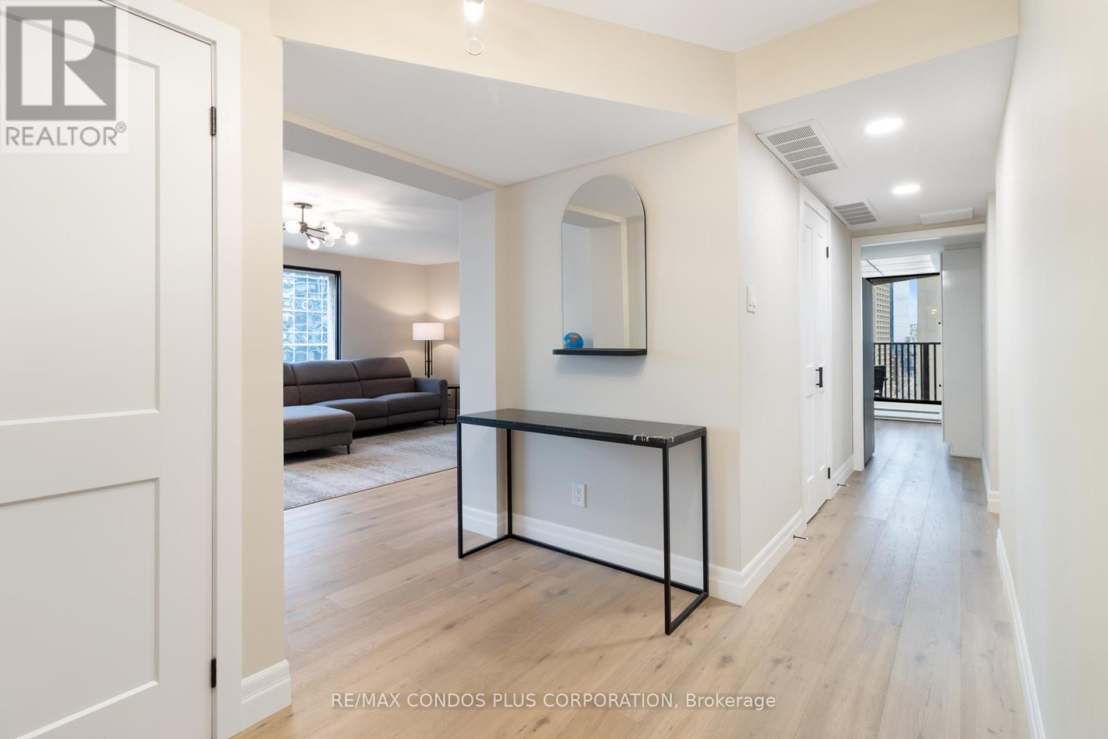 1318 - 55 Harbour Square, Toronto (waterfront Communities), Ontario