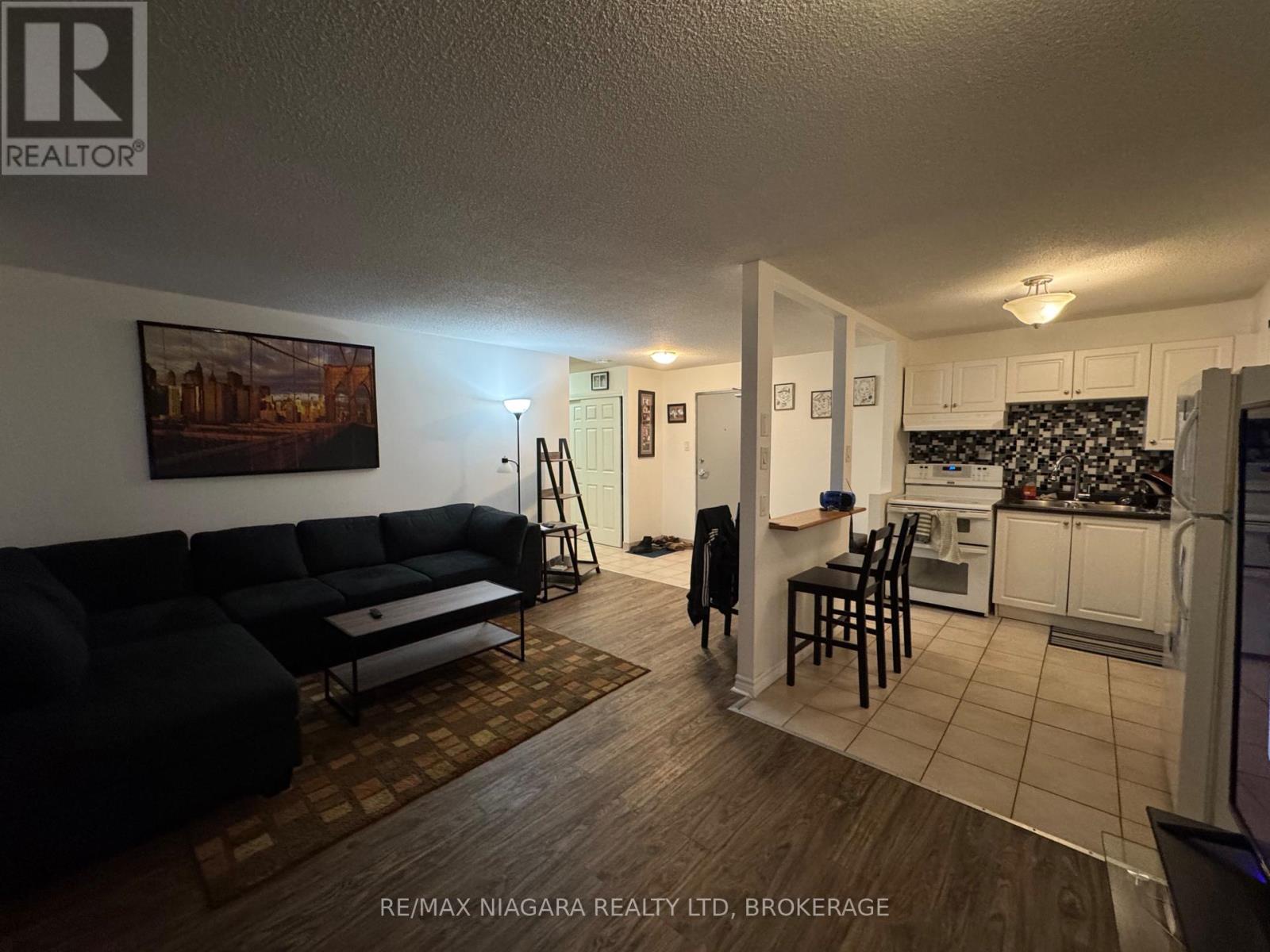 201 - 242 Oakdale Avenue, St. Catharines (oakdale), Ontario