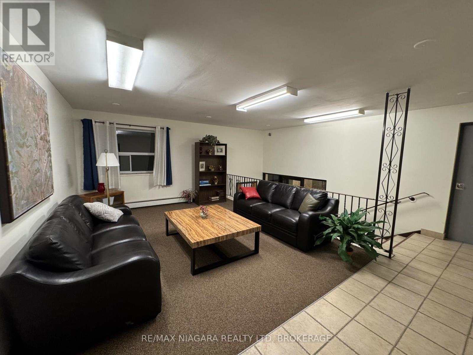 201 - 242 Oakdale Avenue, St. Catharines (oakdale), Ontario