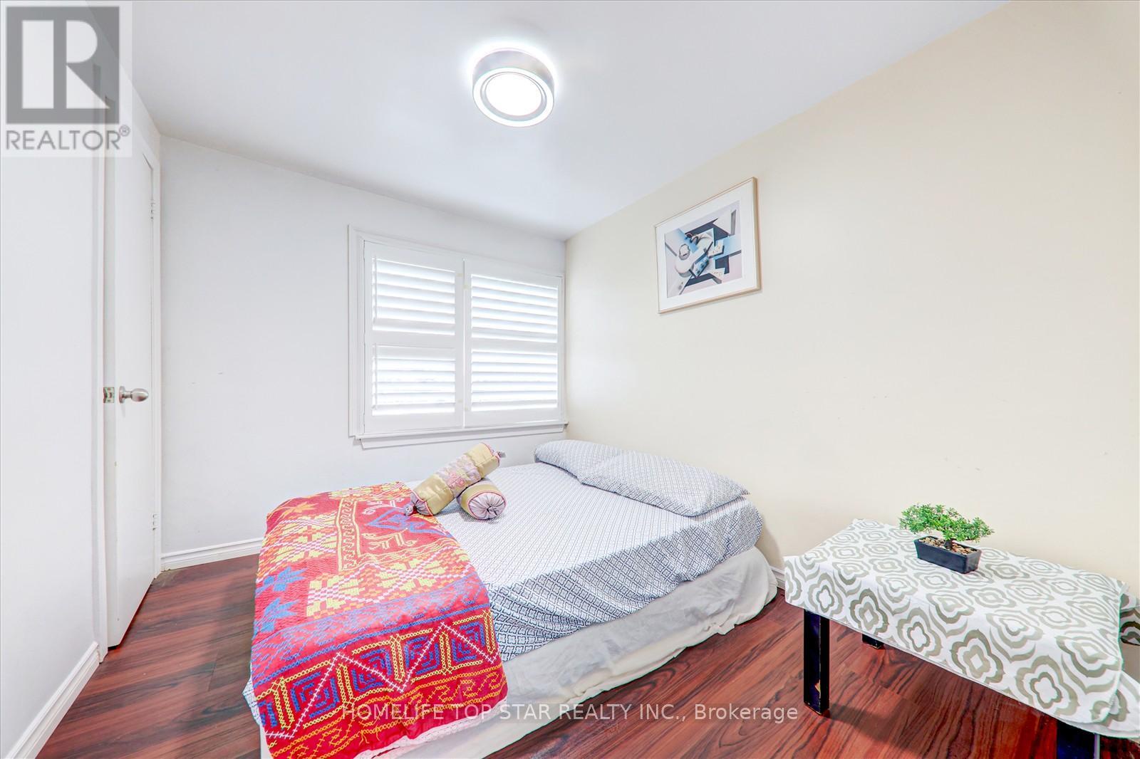 50 Chestnut Crescent, Toronto (clairlea-birchmount), Ontario