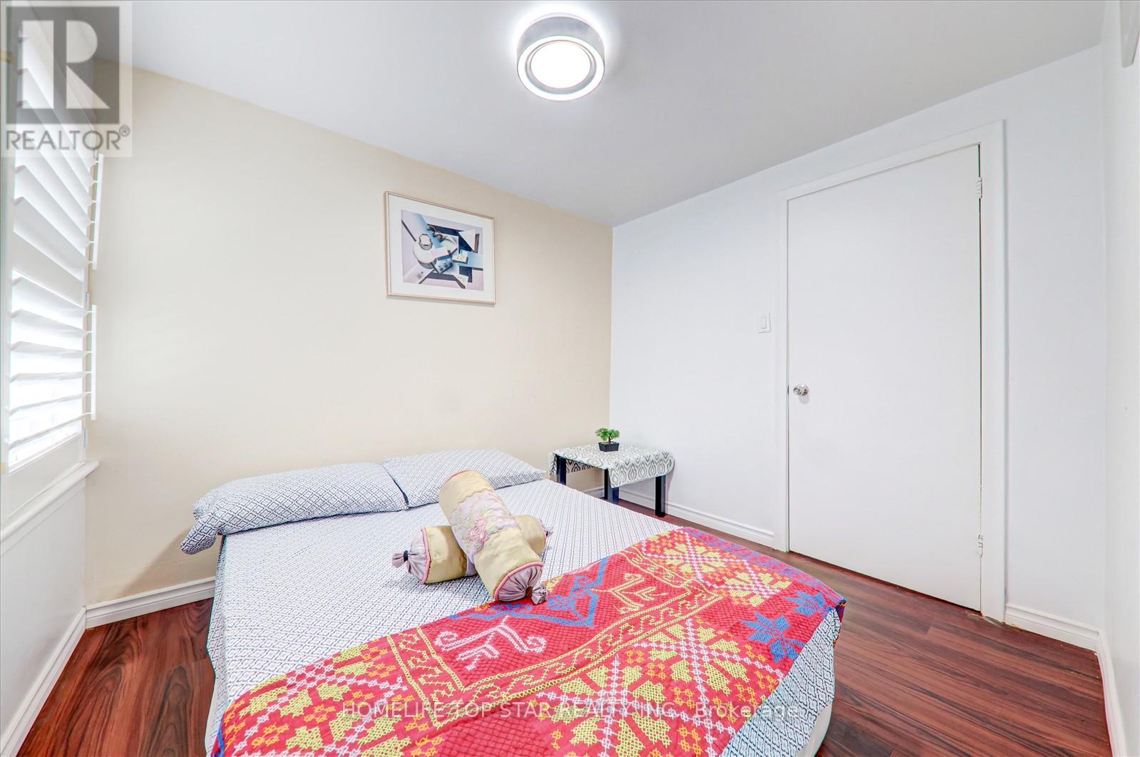 50 Chestnut Crescent, Toronto (clairlea-birchmount), Ontario