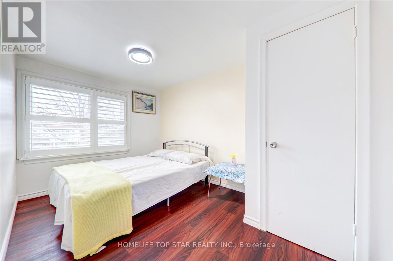 50 Chestnut Crescent, Toronto (clairlea-birchmount), Ontario