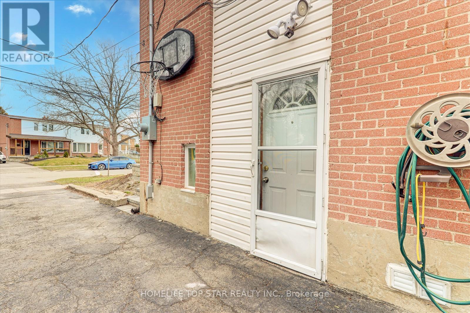 50 Chestnut Crescent, Toronto (clairlea-birchmount), Ontario