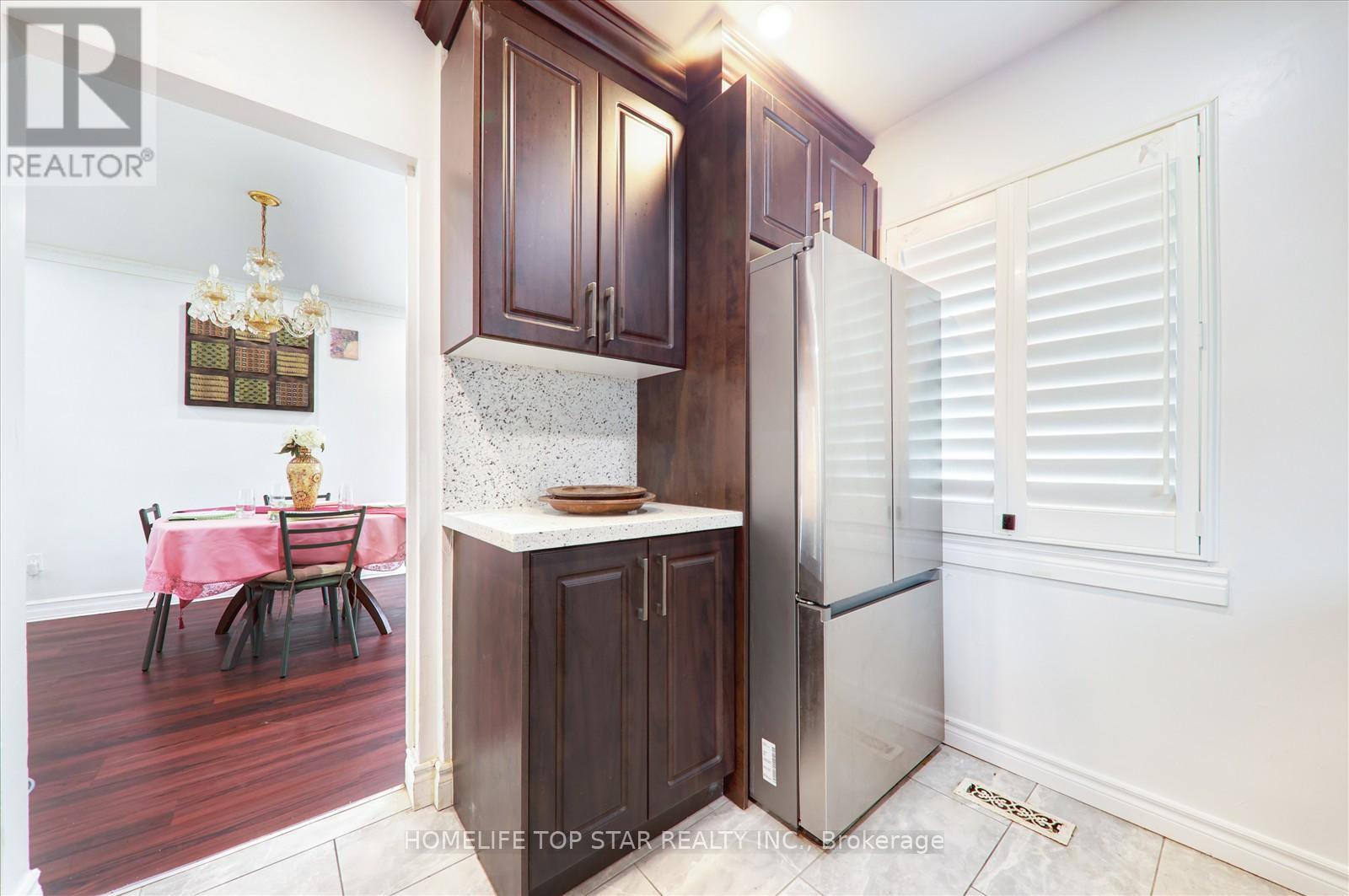 50 Chestnut Crescent, Toronto (clairlea-birchmount), Ontario