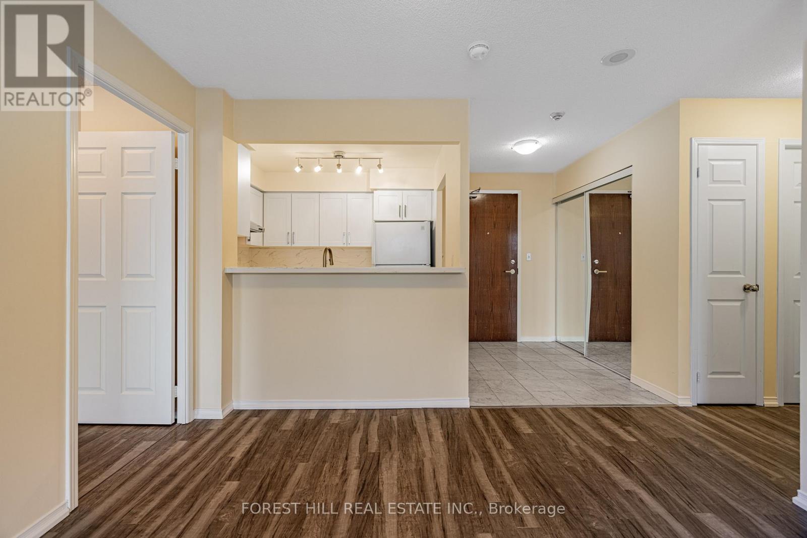 511 - 39 Pemberton Avenue, Toronto (willowdale East), Ontario