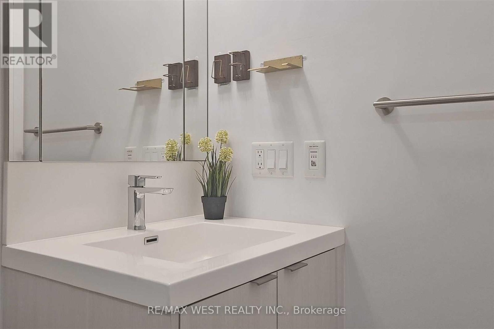 505 - 101 Erskine Avenue, Toronto (mount Pleasant West), Ontario