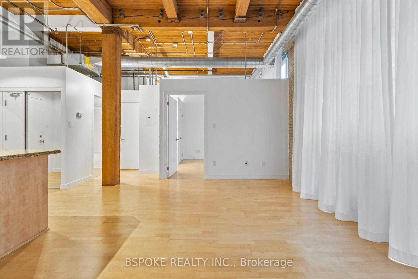 227 - 955 Queen Street W, Toronto (niagara), Ontario