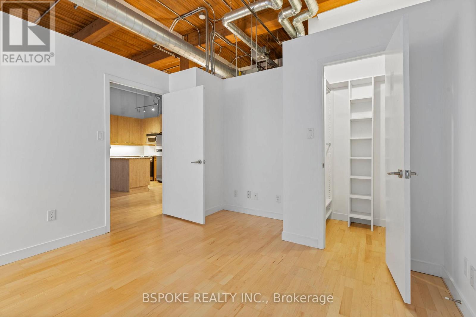 227 - 955 Queen Street W, Toronto (niagara), Ontario