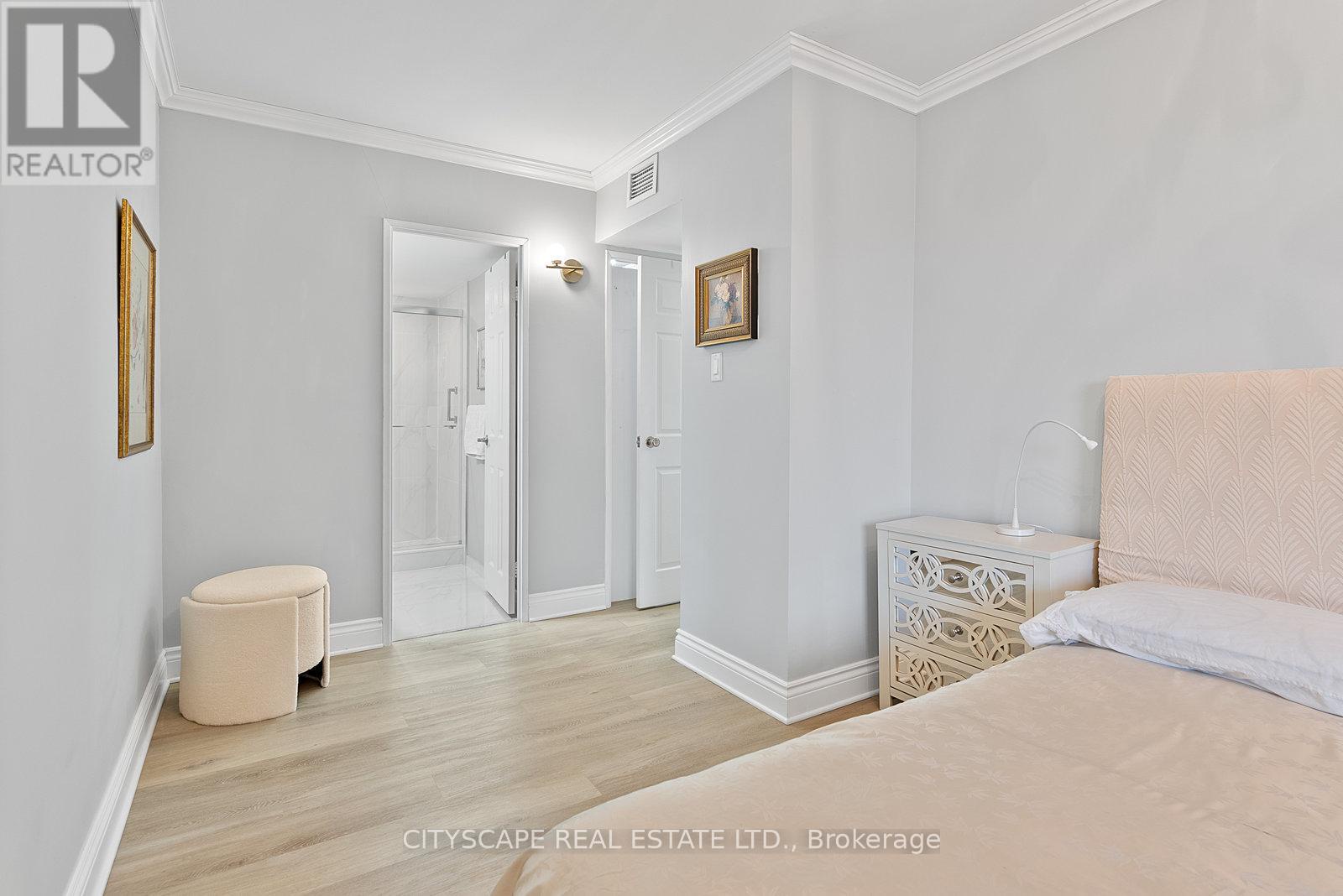 202 - 2045 Lake Shore Boulevard W, Toronto (mimico), Ontario