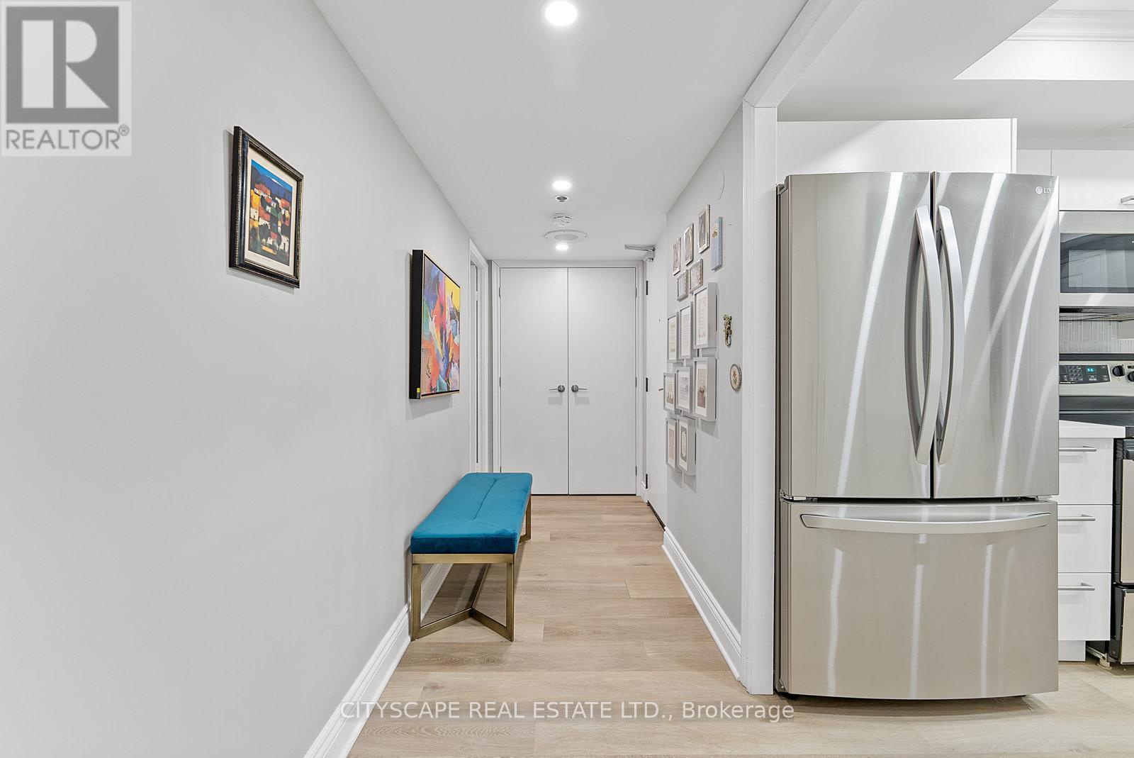 202 - 2045 Lake Shore Boulevard W, Toronto (mimico), Ontario