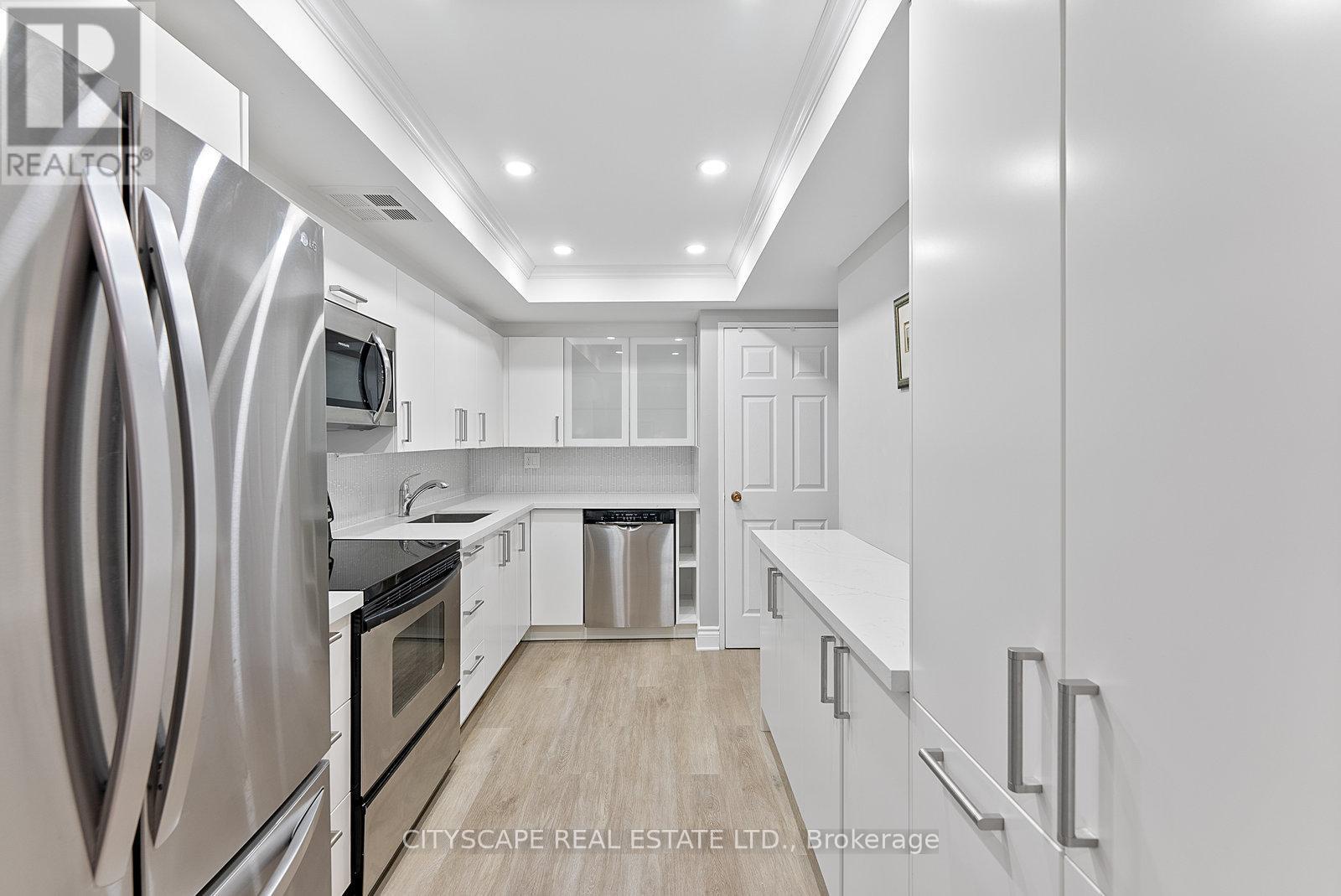 202 - 2045 Lake Shore Boulevard W, Toronto (mimico), Ontario