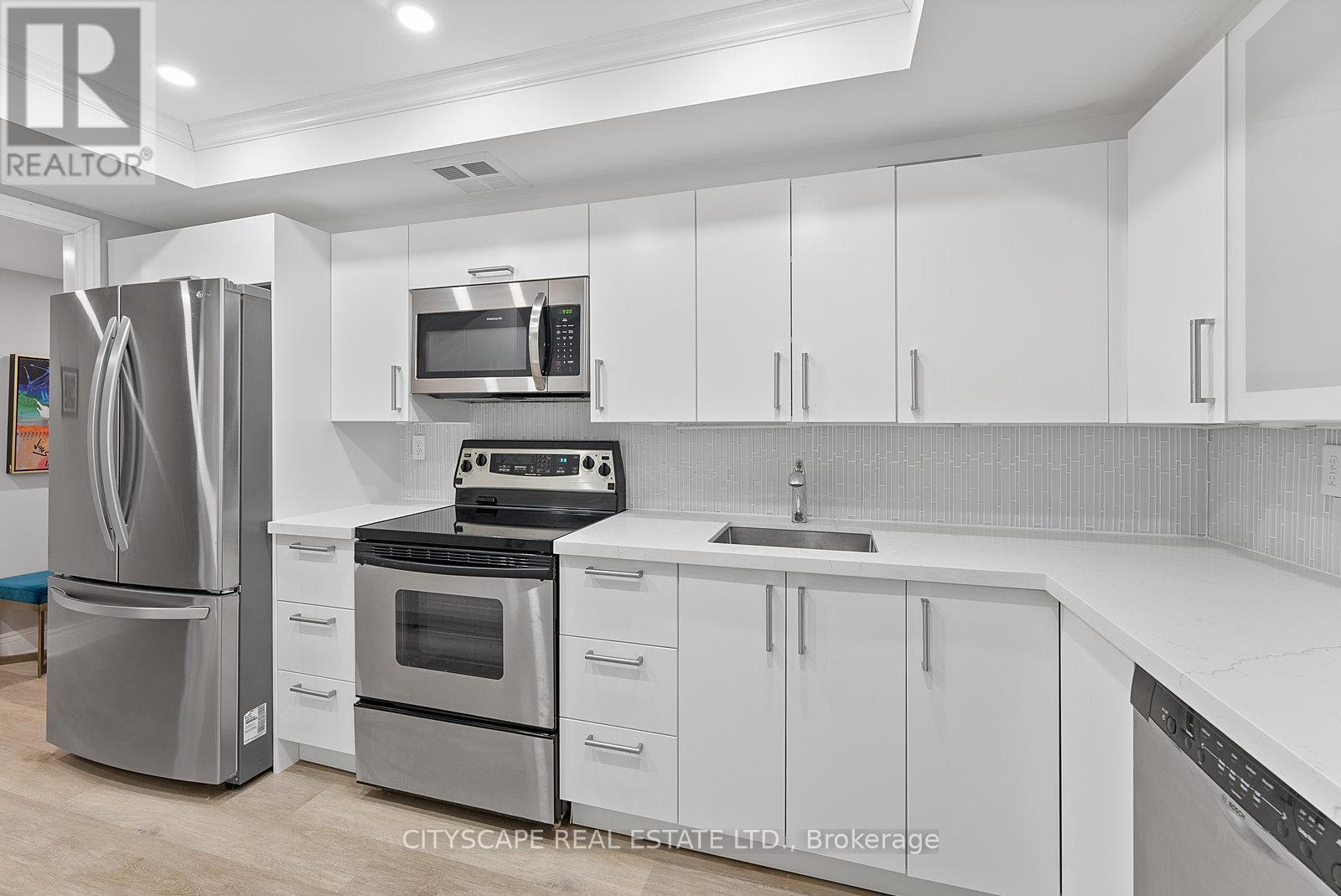 202 - 2045 Lake Shore Boulevard W, Toronto (mimico), Ontario