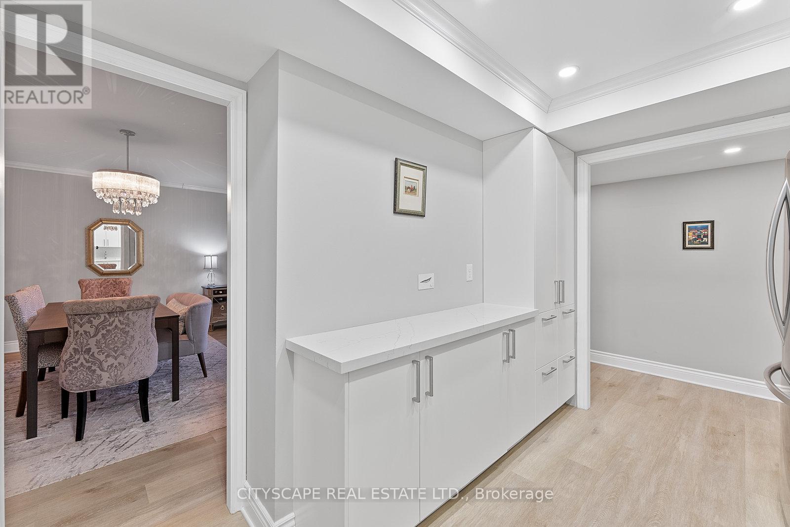 202 - 2045 Lake Shore Boulevard W, Toronto (mimico), Ontario