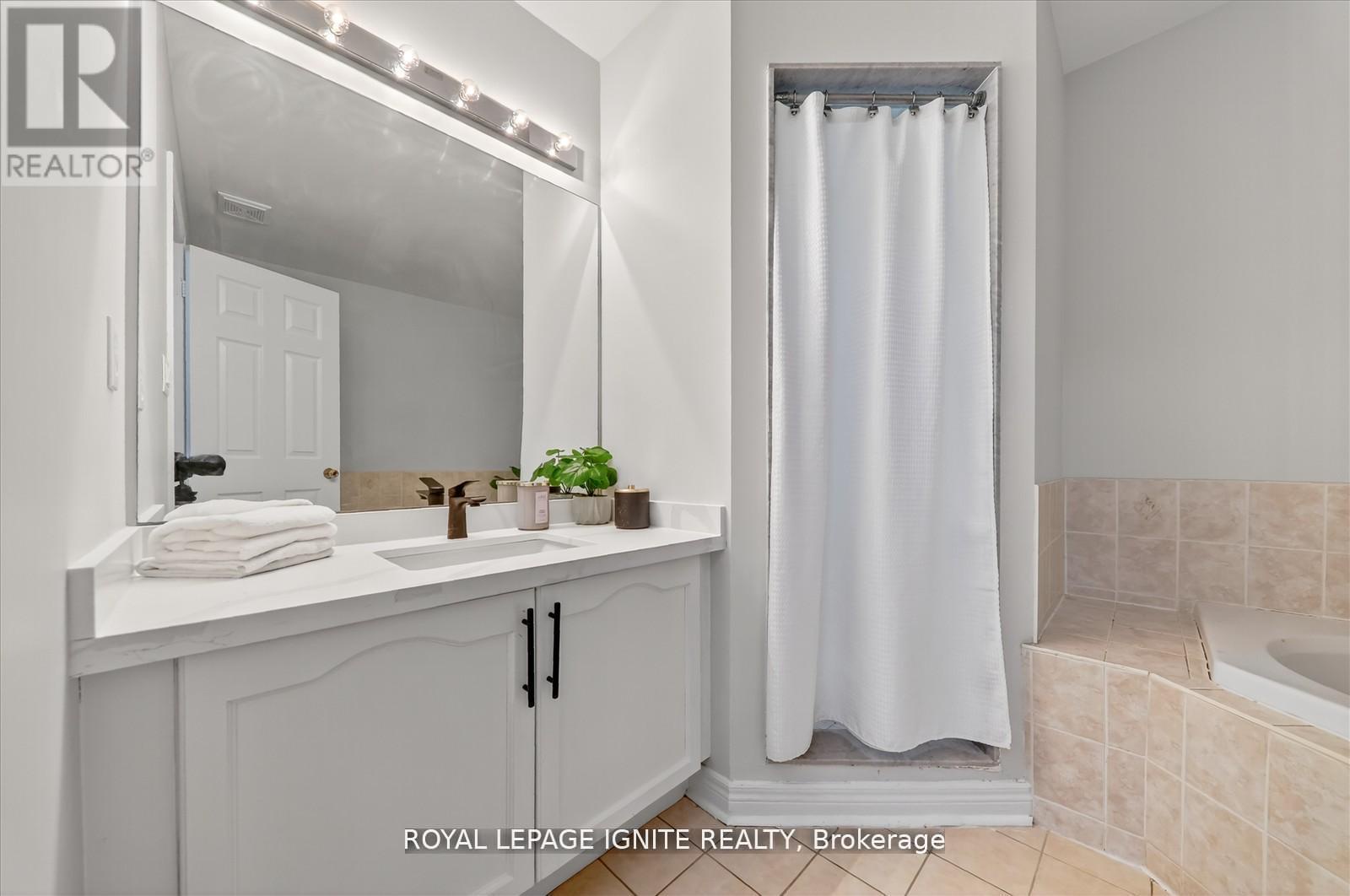 163 Seasons Drive, Toronto (rouge), Ontario