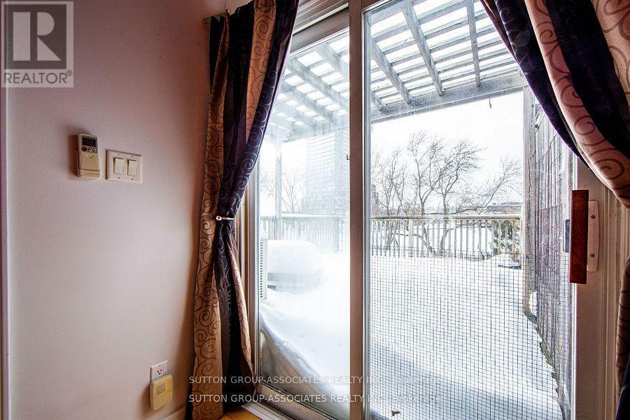 50 Lappin Avenue, Toronto (dovercourt-wallace Emerson-junction), Ontario