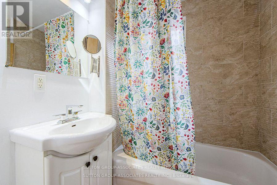 50 Lappin Avenue, Toronto (dovercourt-wallace Emerson-junction), Ontario