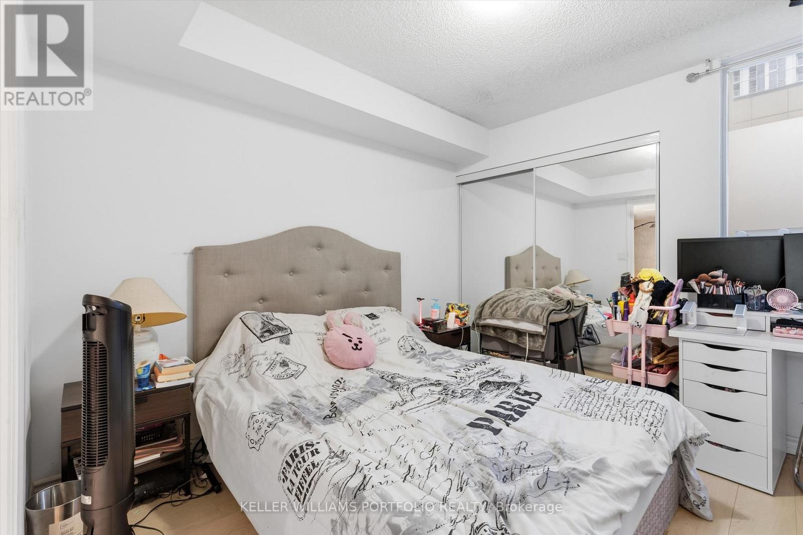 205 - 801 Bay Street, Toronto (bay Street Corridor), Ontario