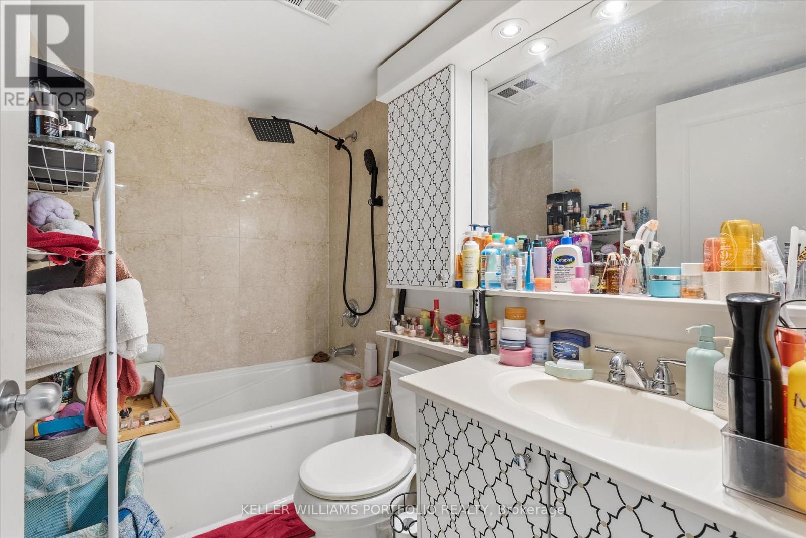 205 - 801 Bay Street, Toronto (bay Street Corridor), Ontario