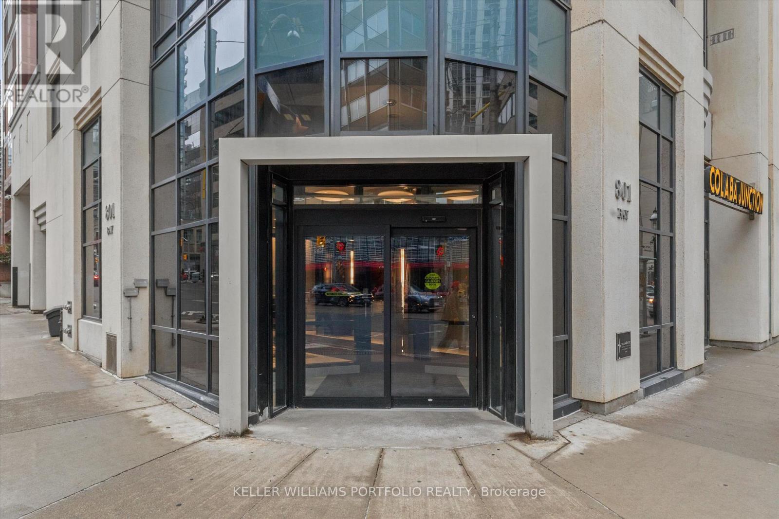 205 - 801 Bay Street, Toronto (bay Street Corridor), Ontario